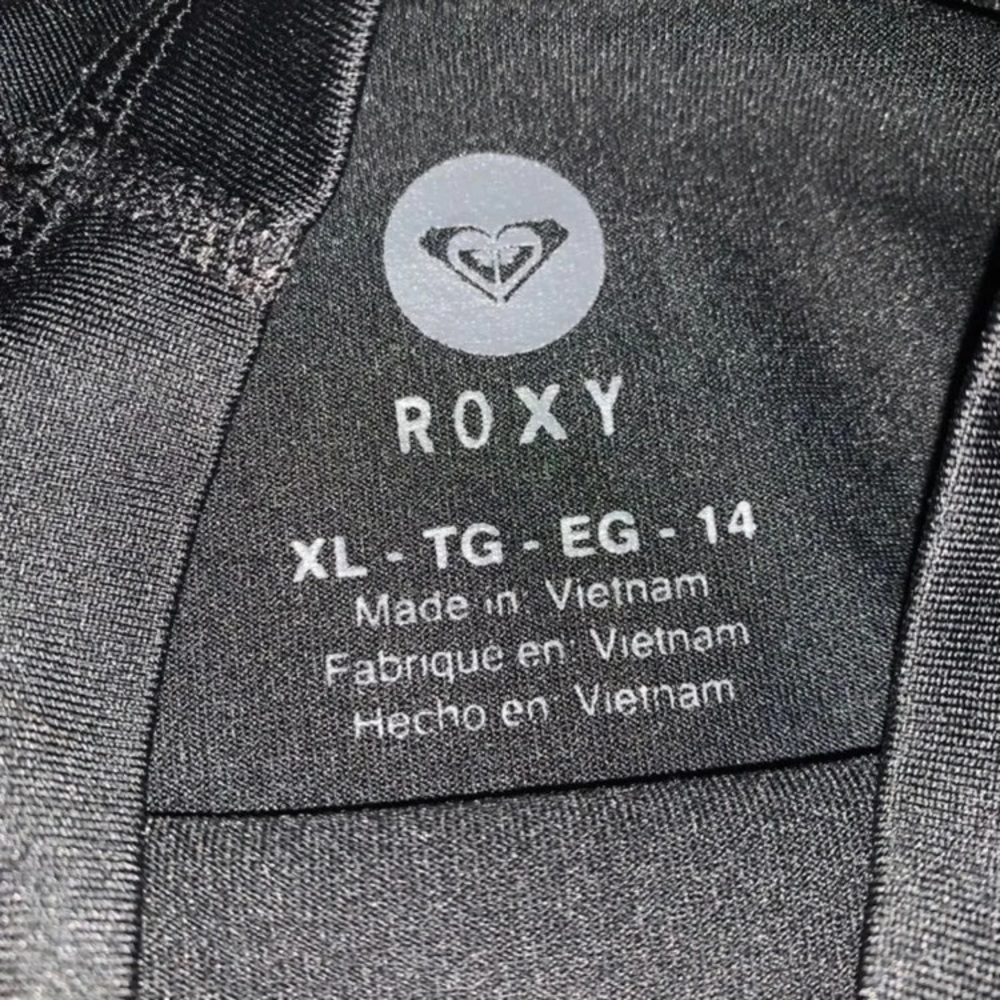 Black Roxy Rash Guard - Picture 4 of 6